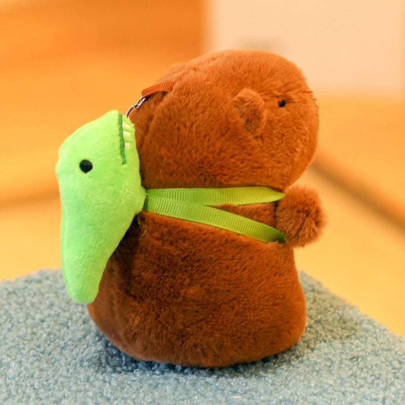 Chaveiro de Pelúcia em Formato de Capivara Cartoon.
