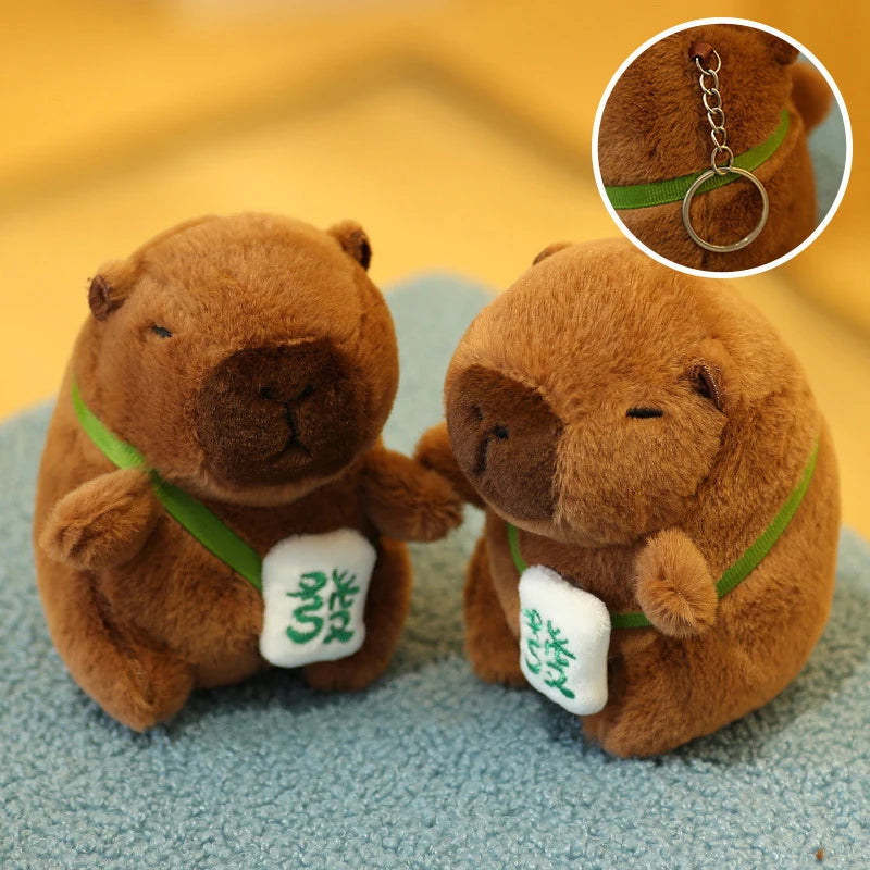 Chaveiro de Pelúcia em Formato de Capivara Cartoon.