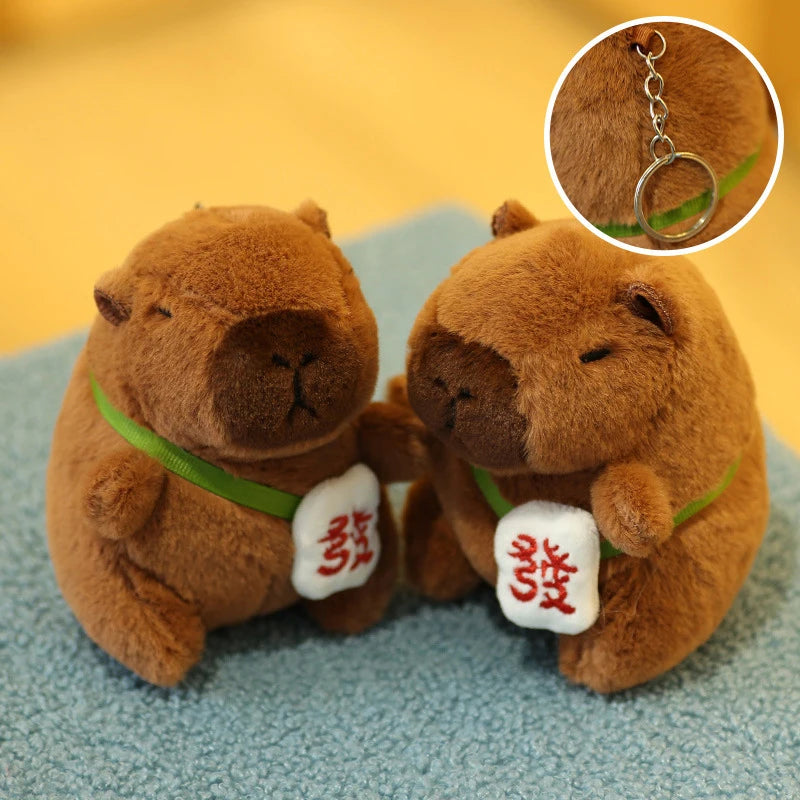 Chaveiro de Pelúcia em Formato de Capivara Cartoon.