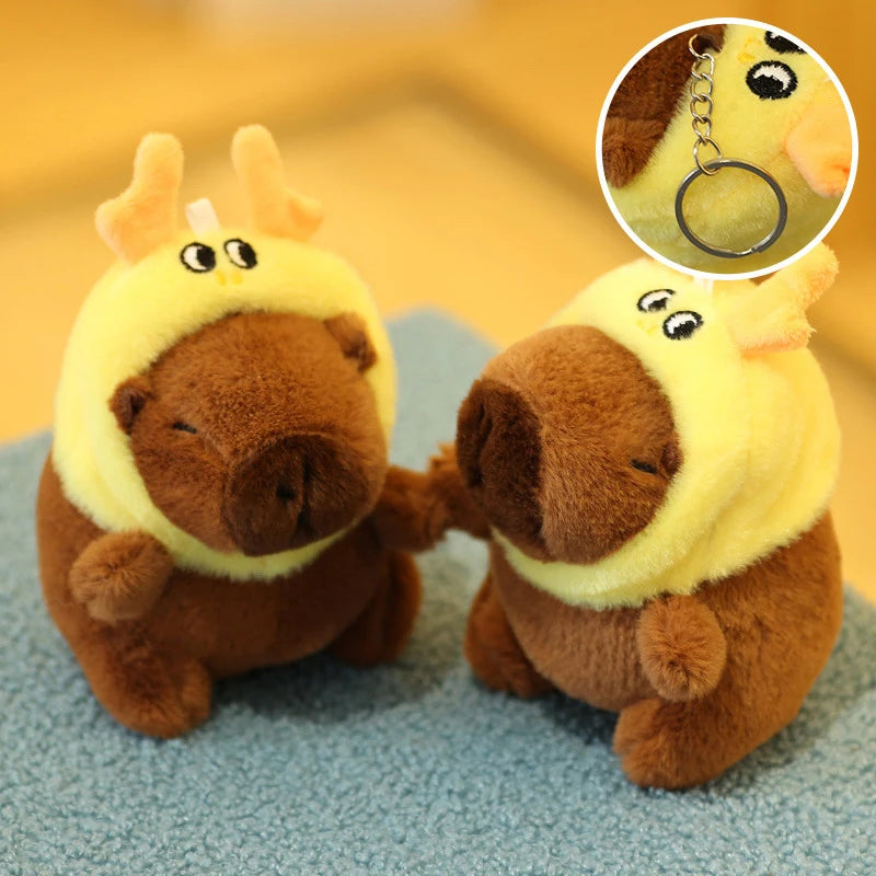 Chaveiro de Pelúcia em Formato de Capivara Cartoon.